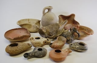 5 collection of pottery