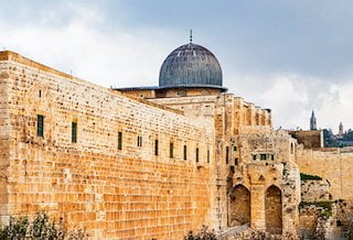 2 he Enclosure Walls