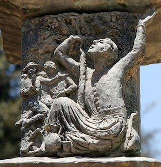 4 Sculpture of the Hasidic