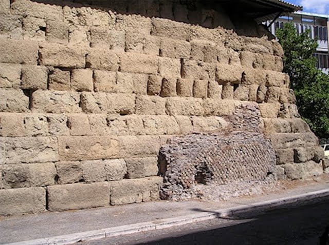 55 Servian Wall Remnant